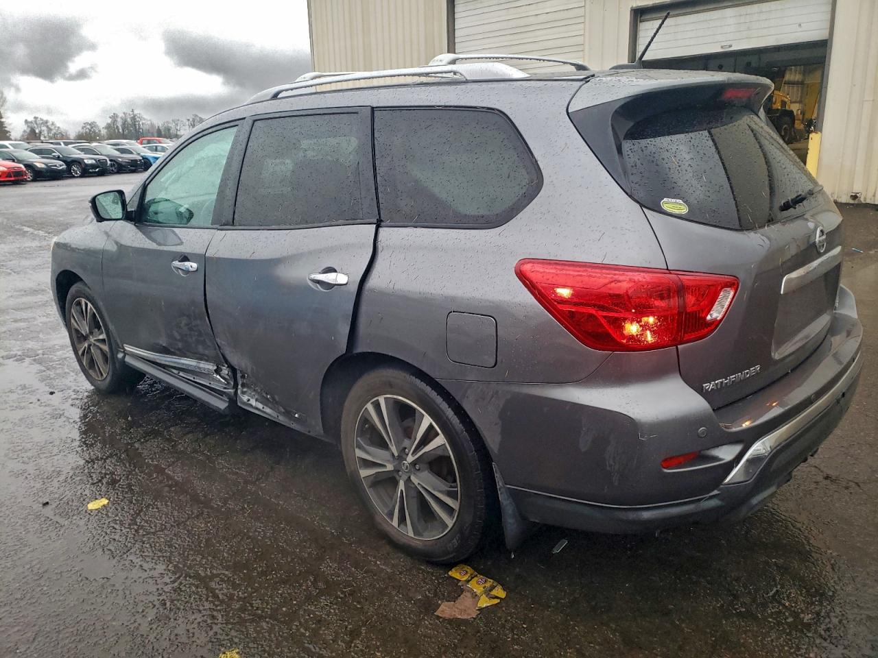 Nissan Pathfinder S Image 5