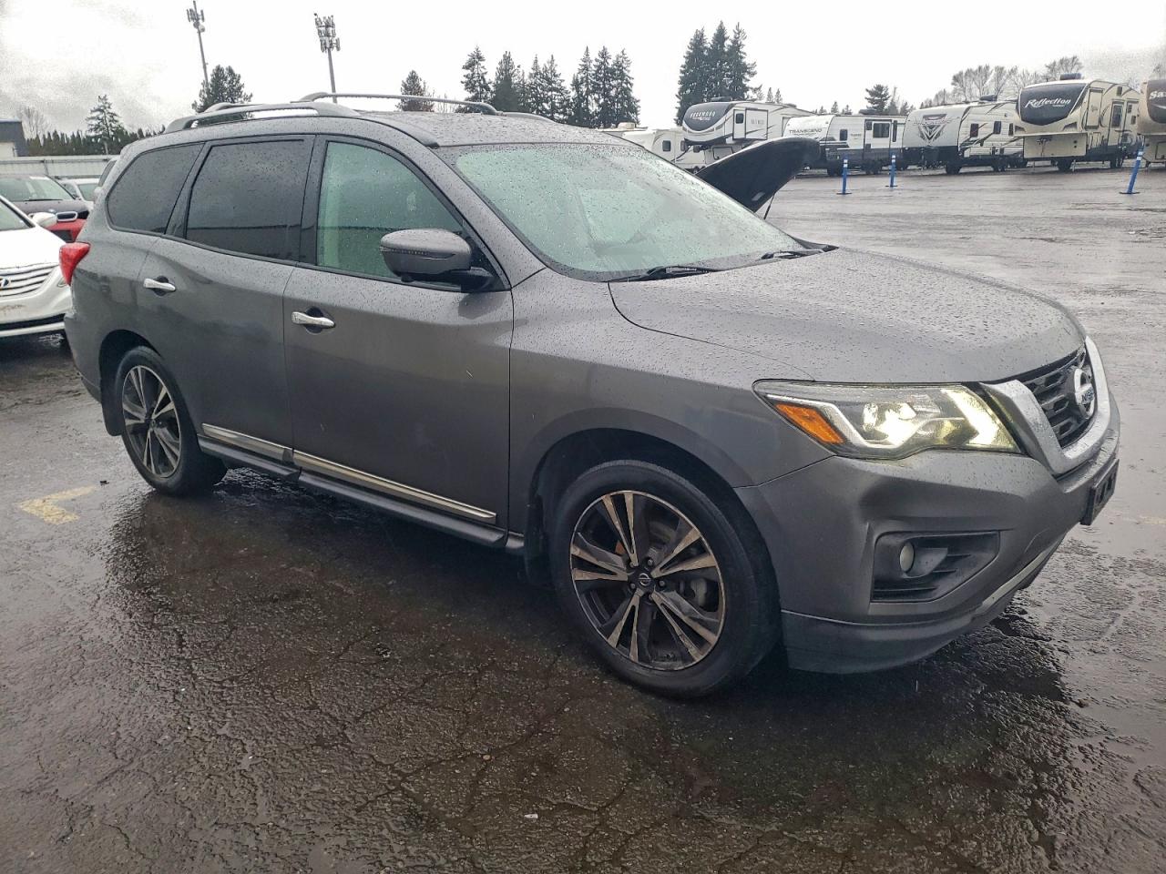 Nissan Pathfinder S Image 8