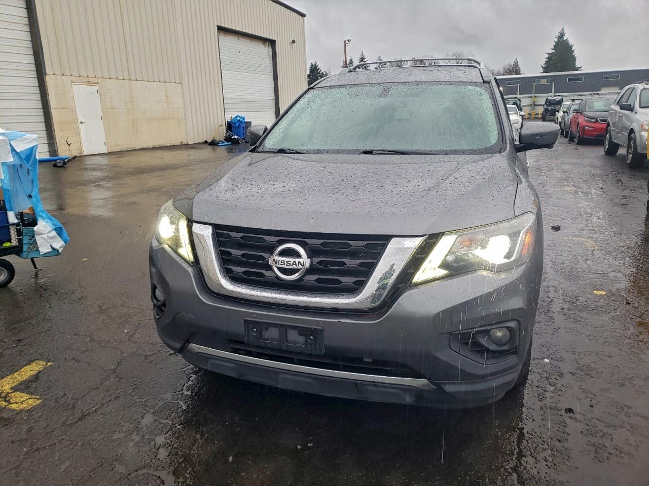 Nissan Pathfinder S Image 7