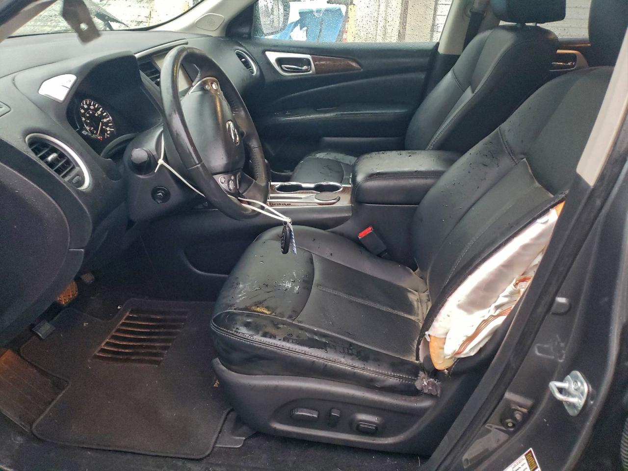 Nissan Pathfinder S Image 10