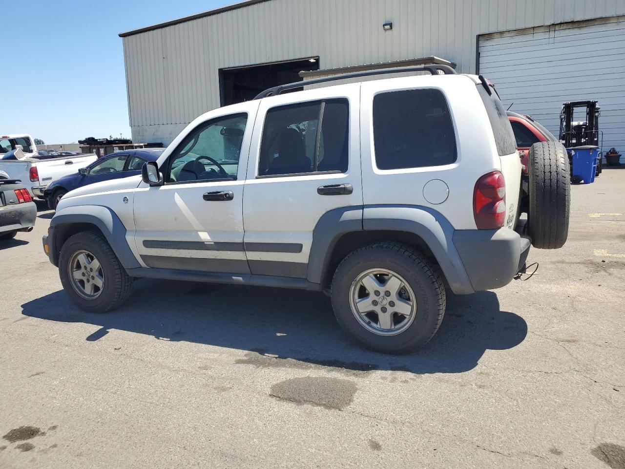 Jeep Liberty Sport Image 2