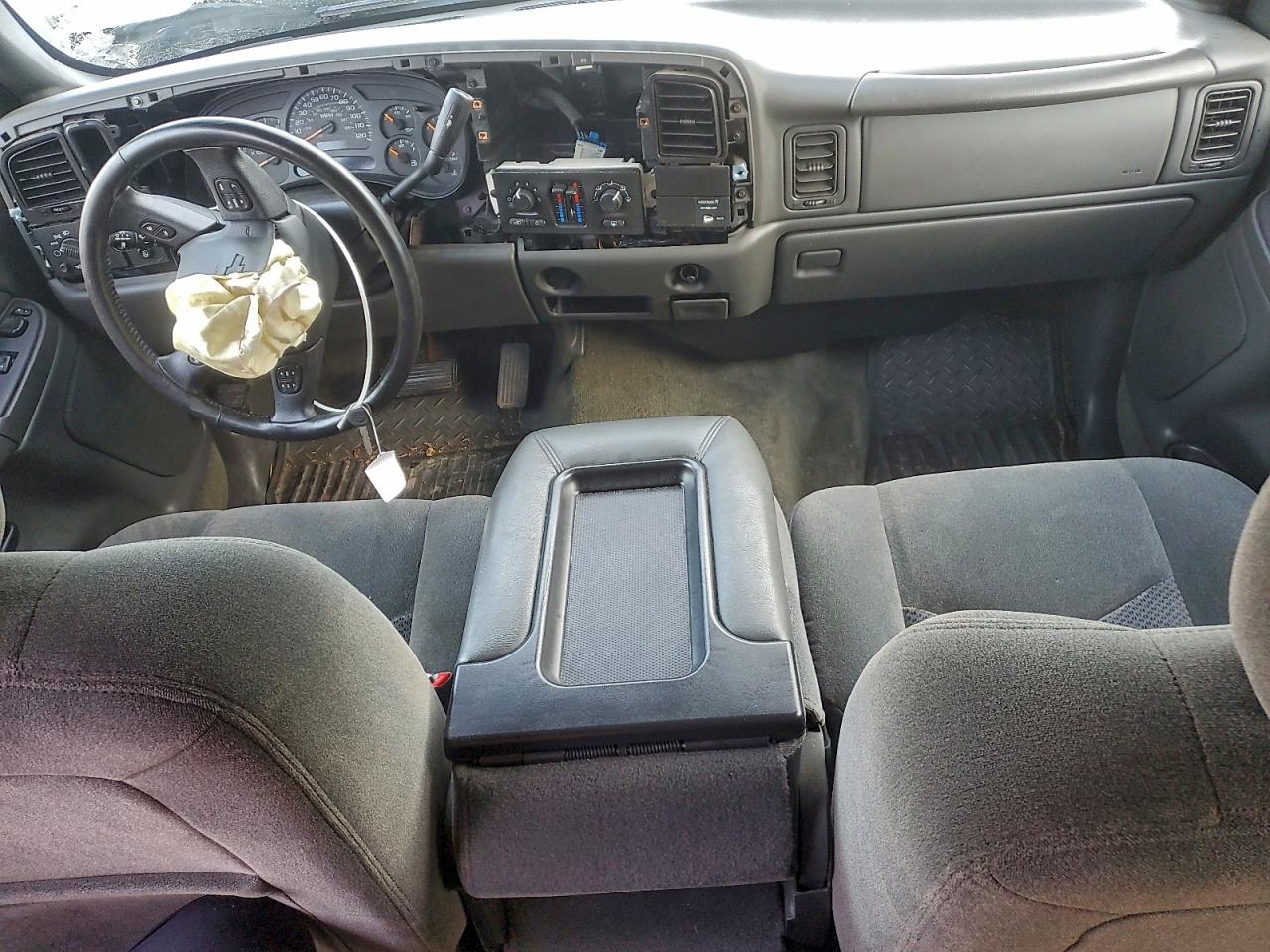 Chevrolet Silverado C1500 Image 8