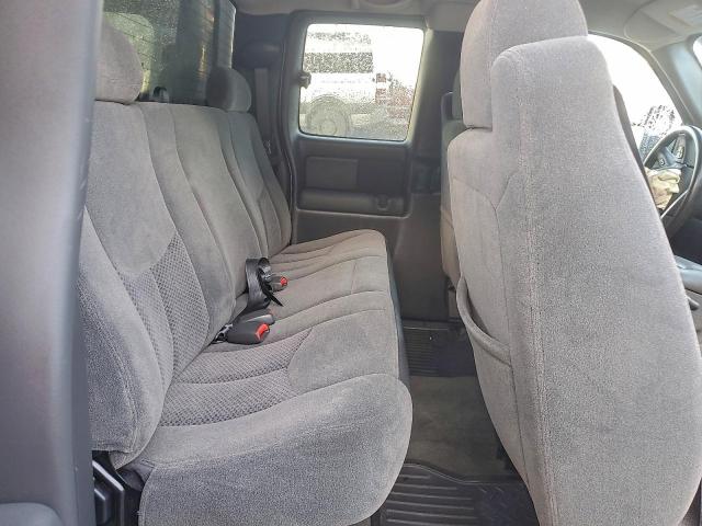 Chevrolet Silverado C1500 Image 10