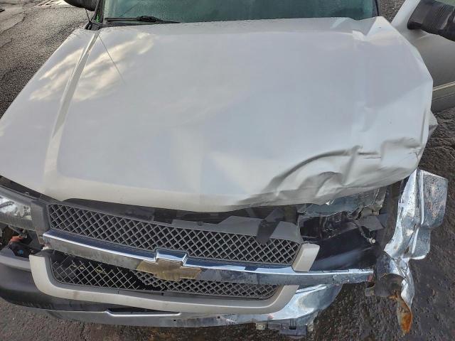 Chevrolet Silverado C1500 Image 9