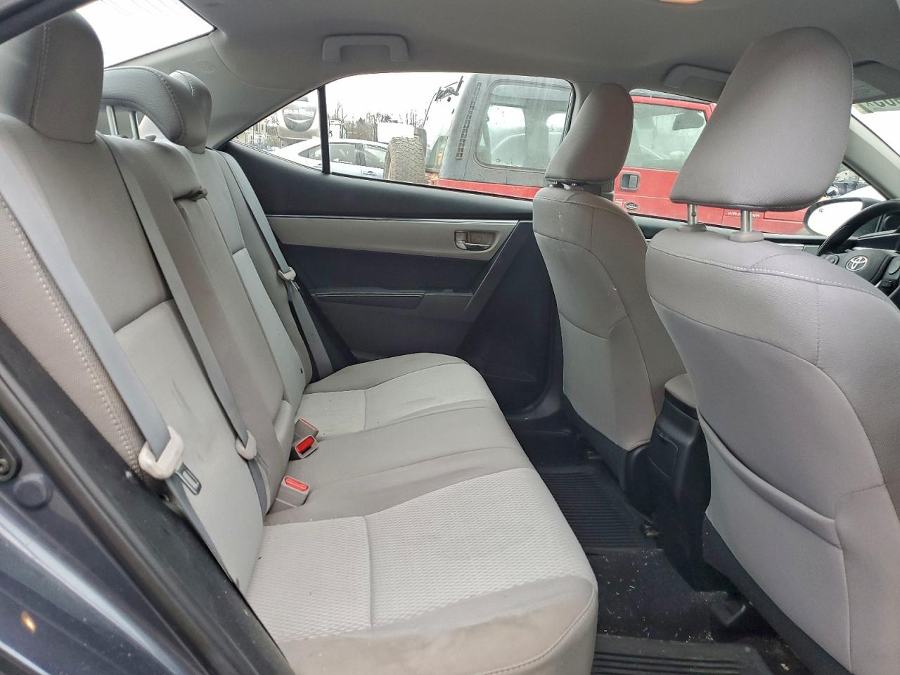 Toyota Corolla L Image 8