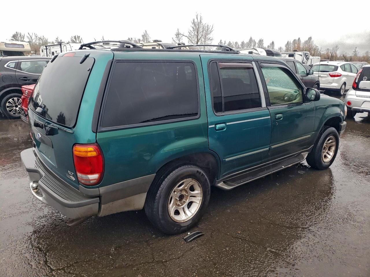 Ford Explorer Xlt Image 2