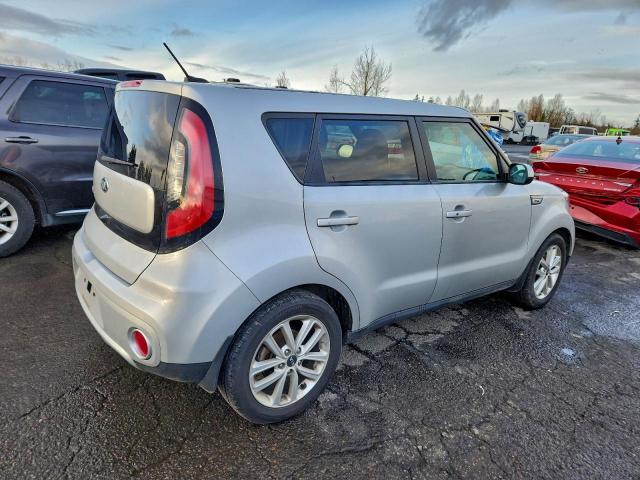 Kia Soul + Image 9