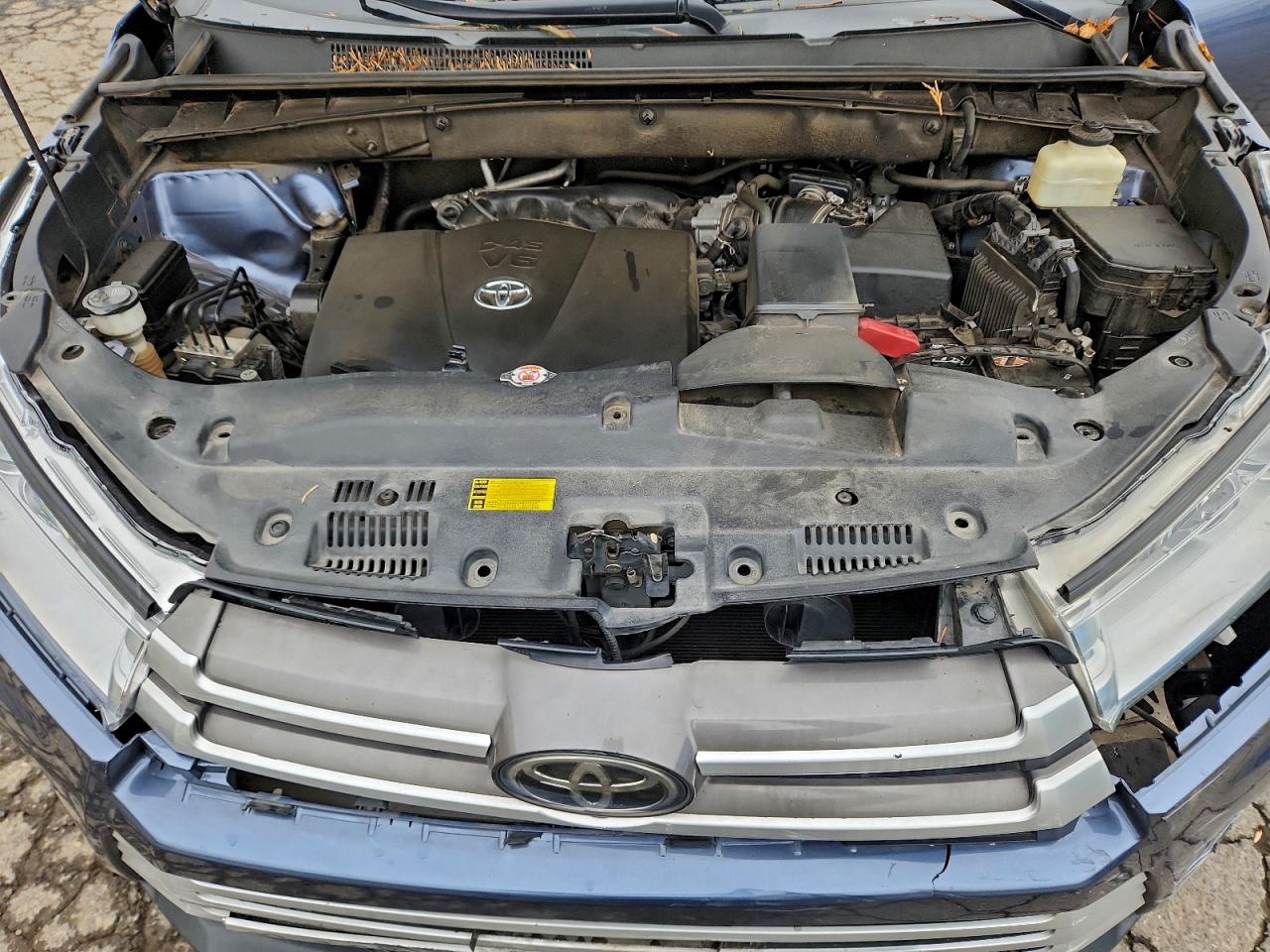 Toyota Highlander Se Image 10