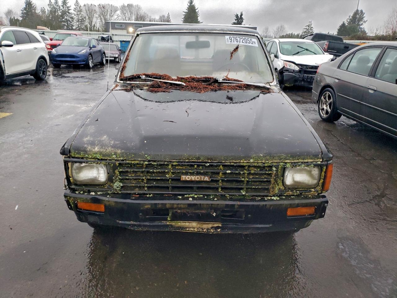 Toyota Pickup 1/2 Ton Rn50 Image 3