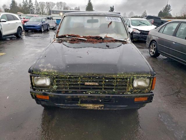 Toyota Pickup 1/2 Ton Rn50 Image 3