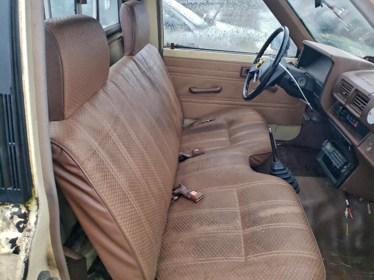 Toyota Pickup 1/2 Ton Rn50 Image 11