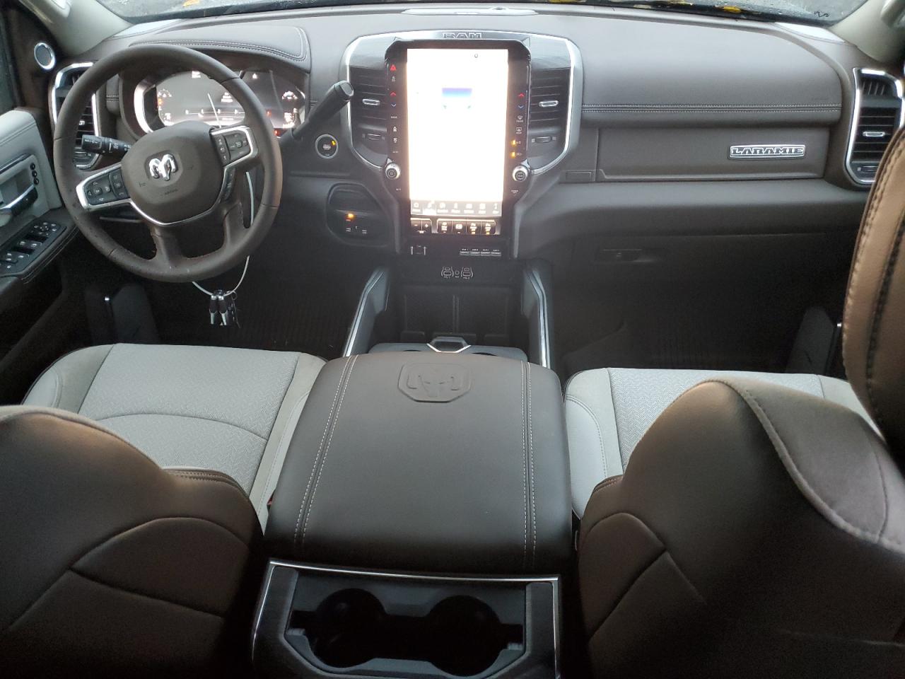Ram 3500 Laramie Image 11