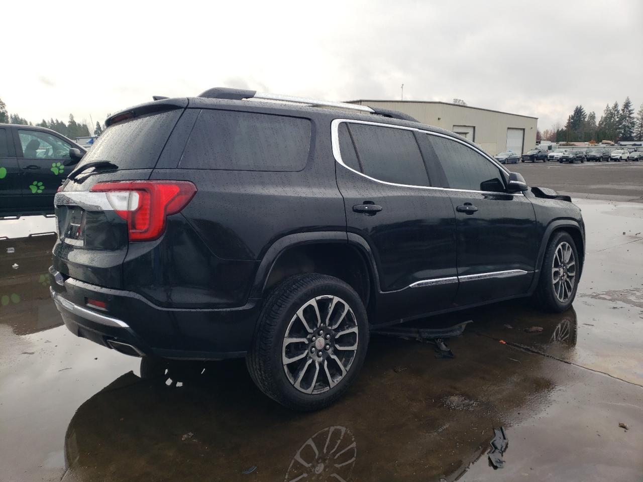 GMC Acadia Denali Image 11