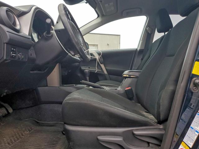 Toyota RAV4 Le Image 4