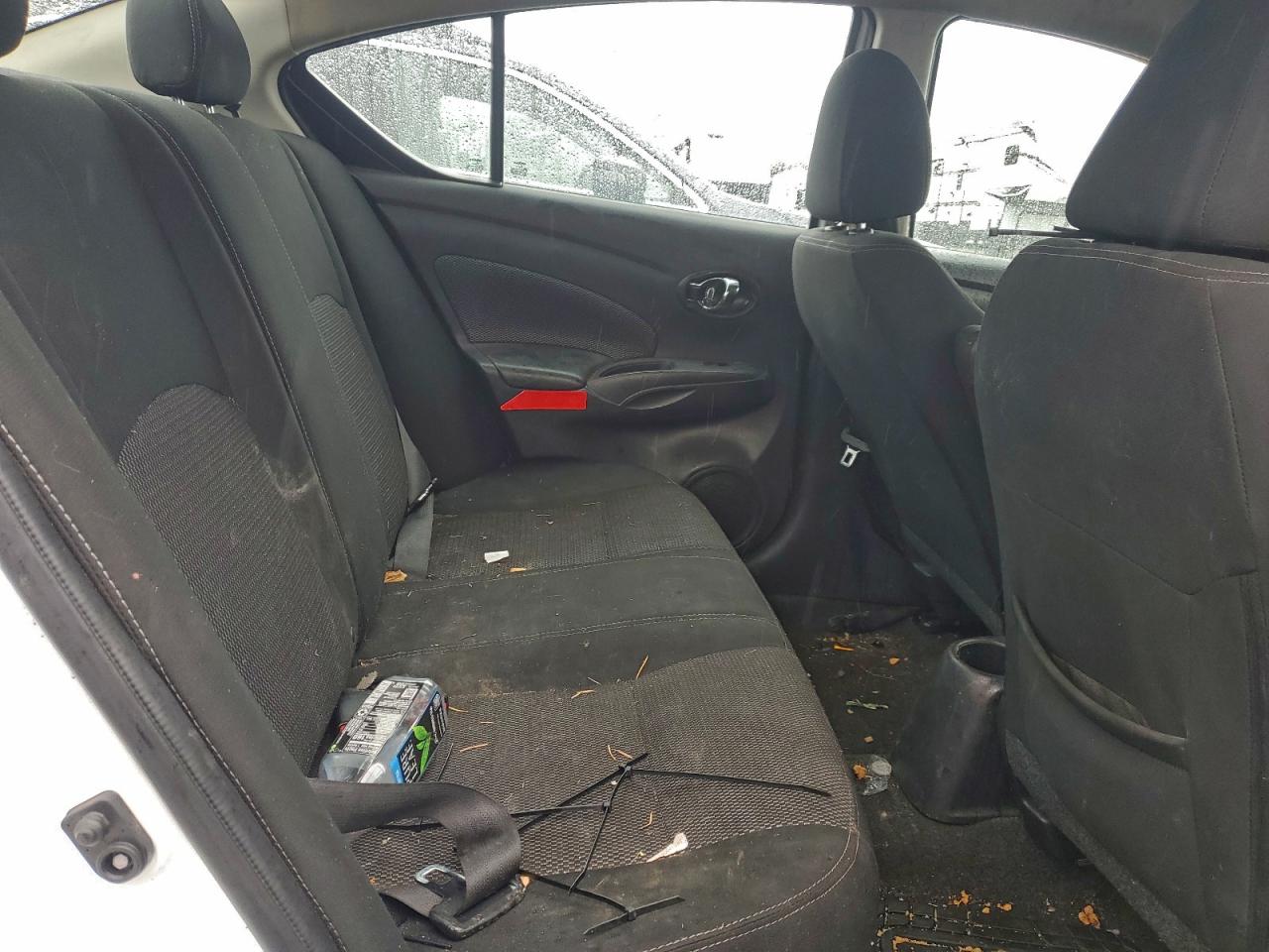 Nissan Versa S Image 11