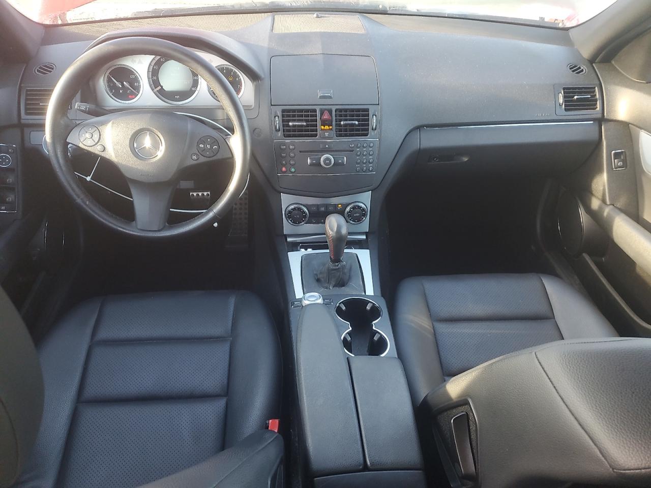 Mercedes-Benz C-Class 300 Image 8