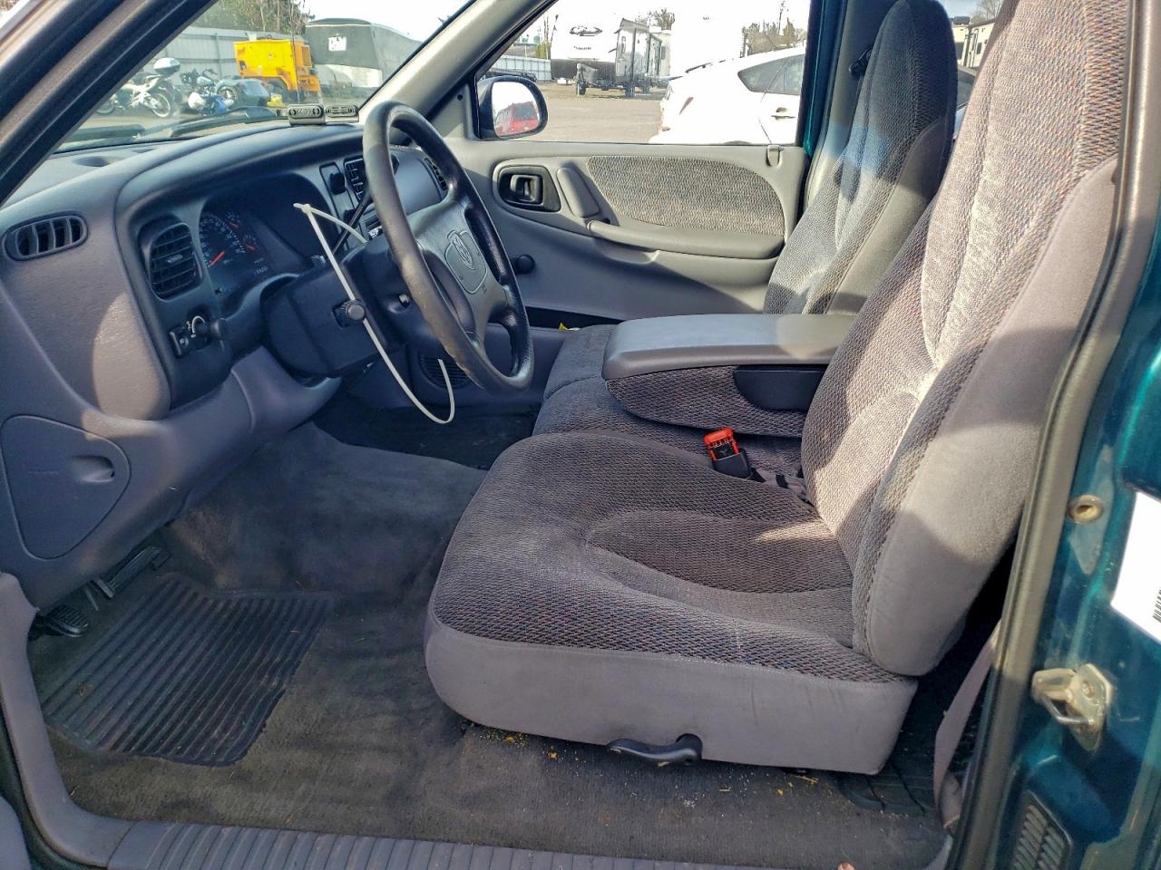 Dodge Dakota Image 2