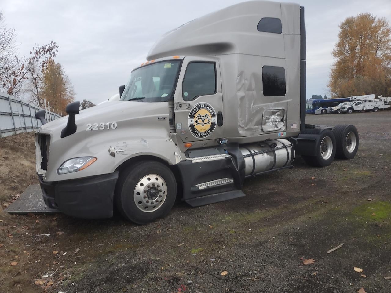 International Lt625 Image 1