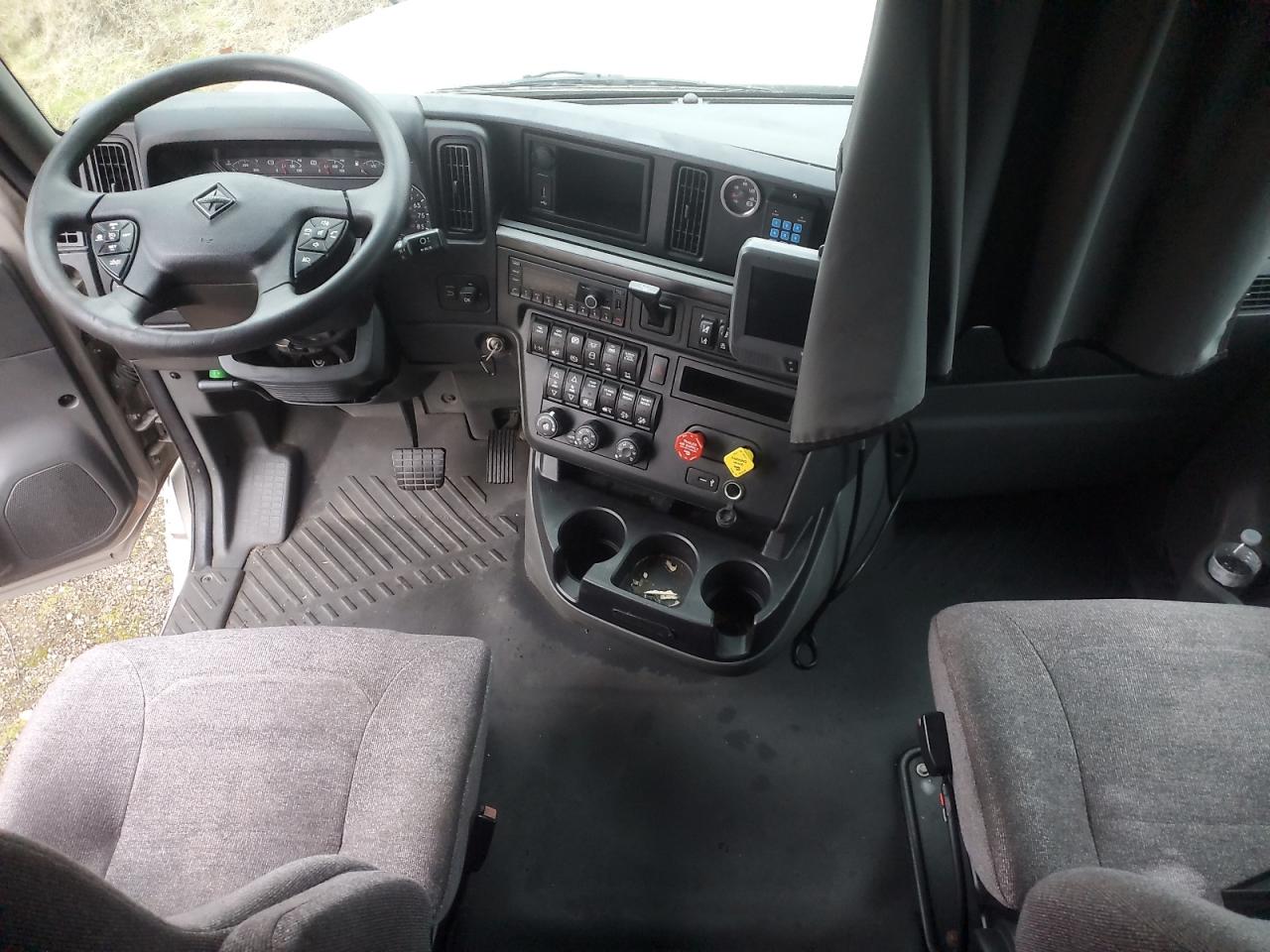 International Lt625 Image 7