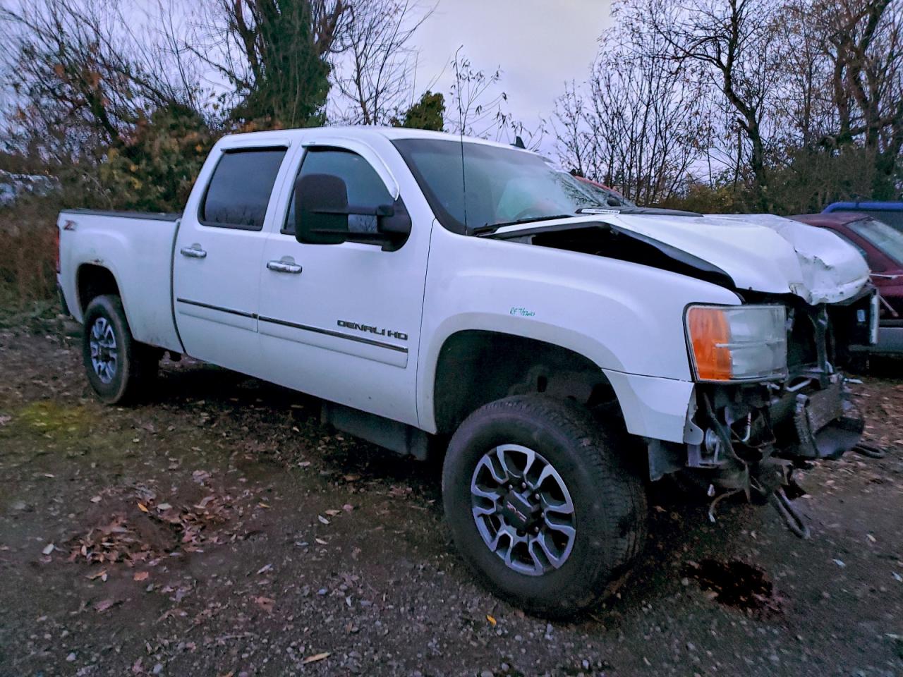 GMC Sierra K3500 Denali Image 2