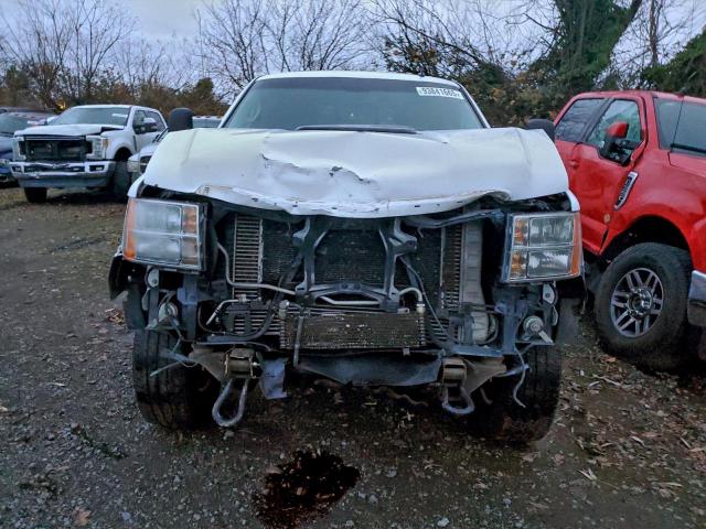 GMC Sierra K3500 Denali Image 12