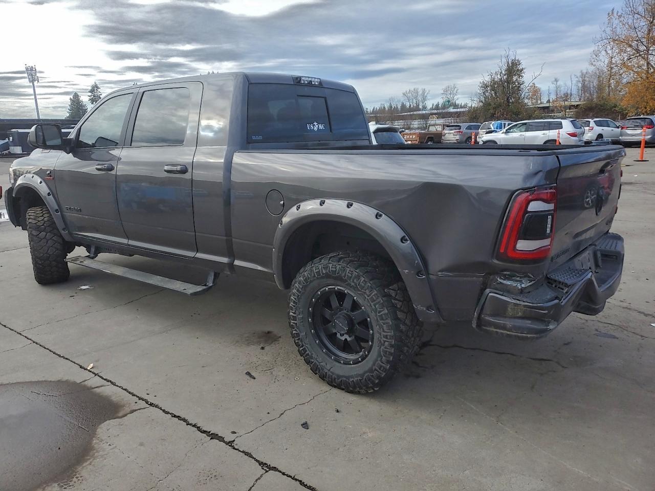 Ram 3500 Laramie Image 3