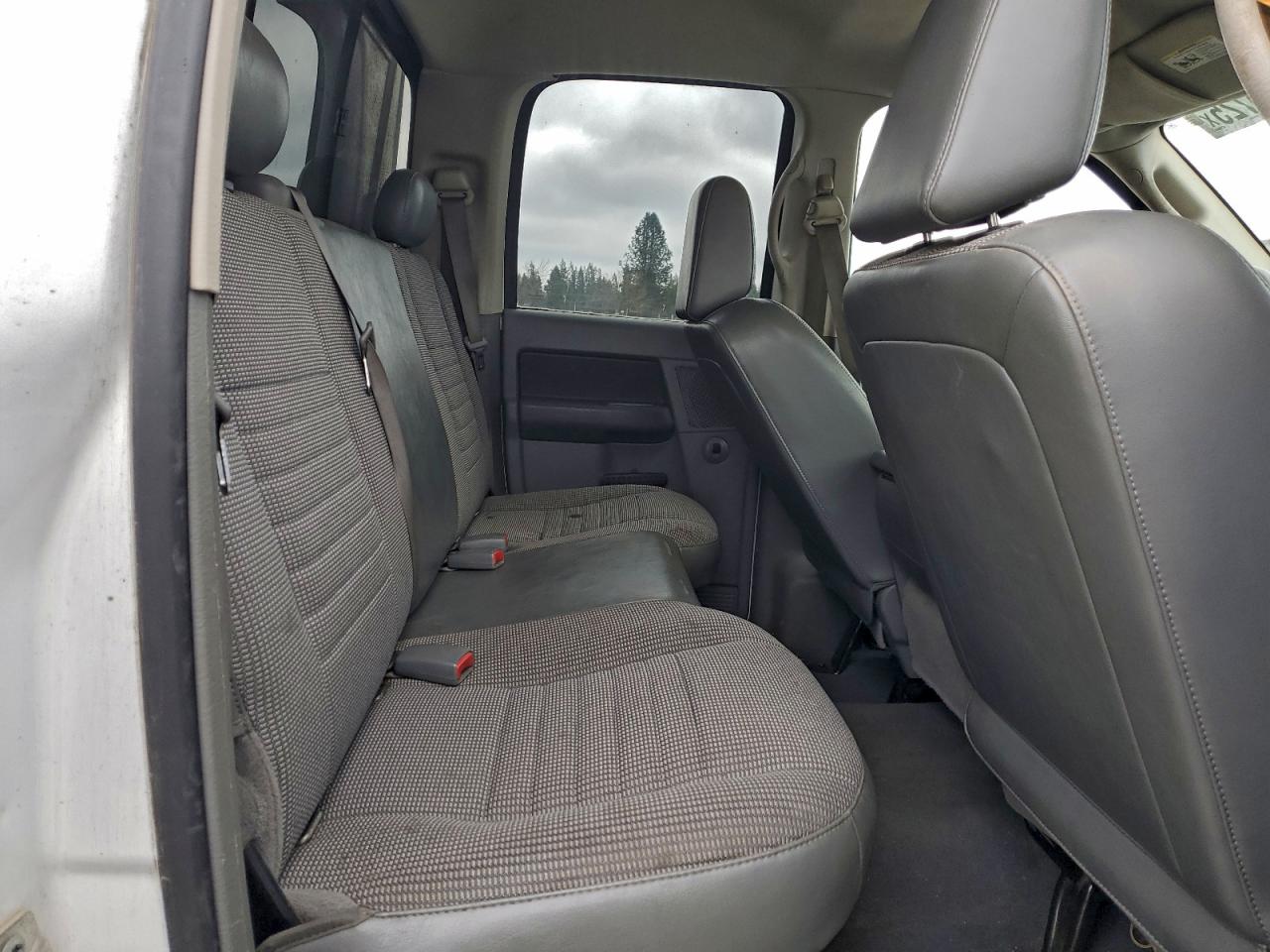 Dodge Ram 1500 St Image 9