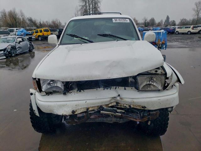 Toyota 4Runner Limited Image 5