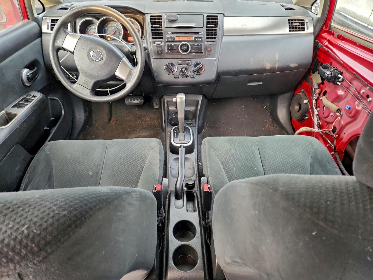 Nissan Versa S Image 8