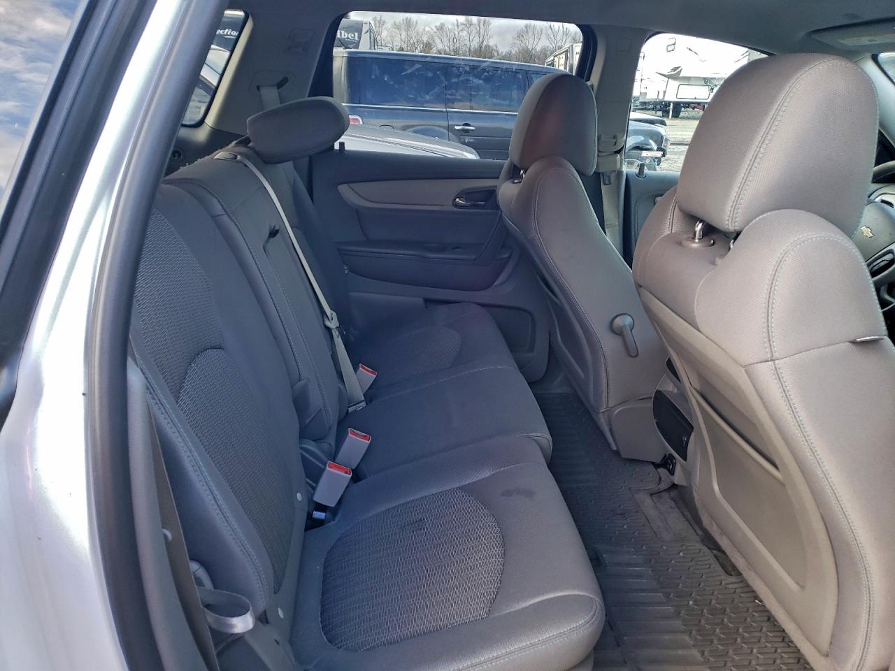 Chevrolet Traverse Ls Image 8