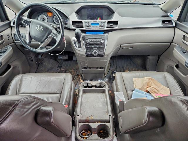 Honda Odyssey Touring Image 12