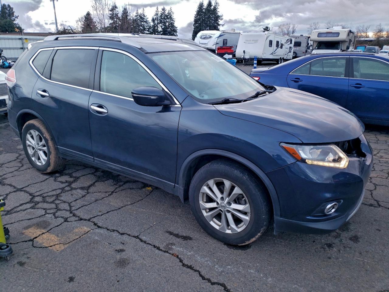 Nissan Rogue S Image 2