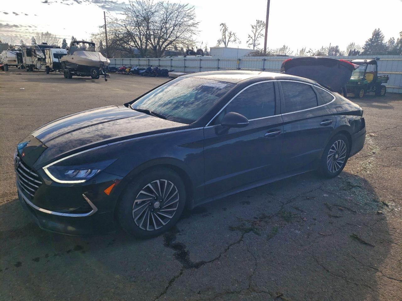 Hyundai SONATA Hybrid Image 1