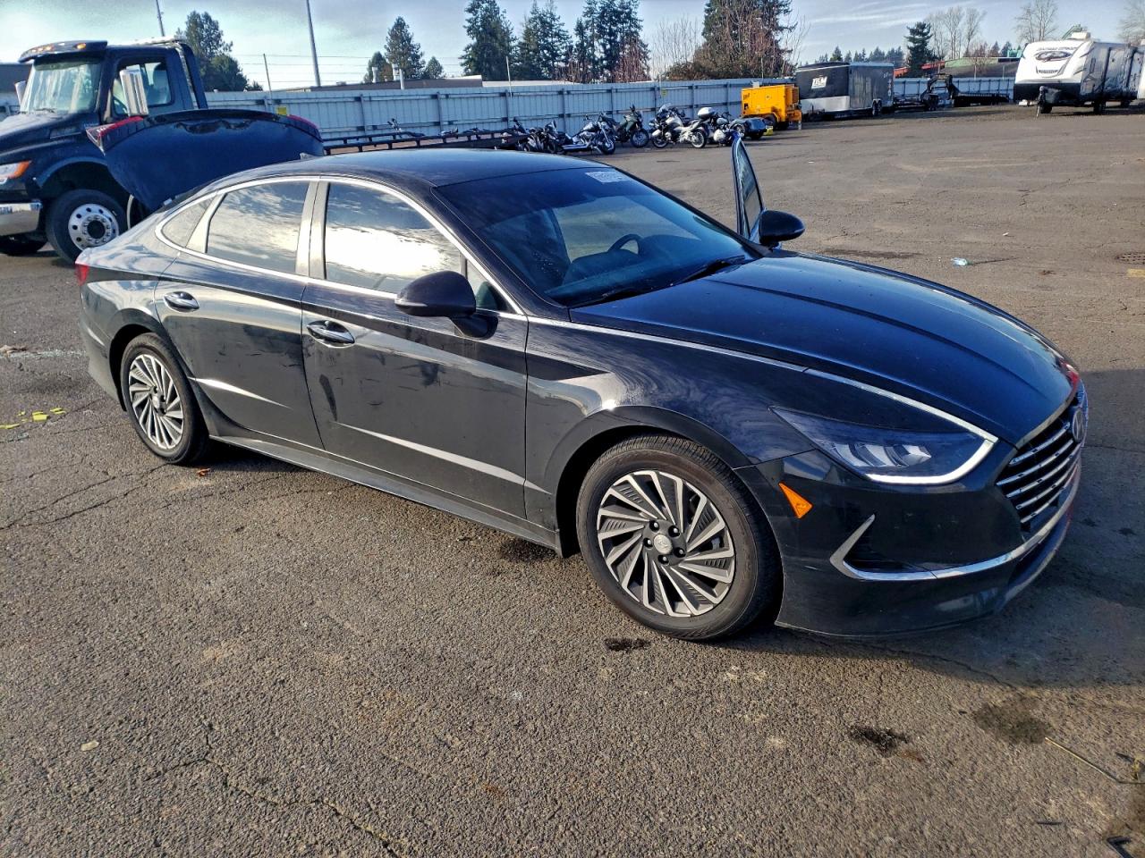 Hyundai SONATA Hybrid Image 3