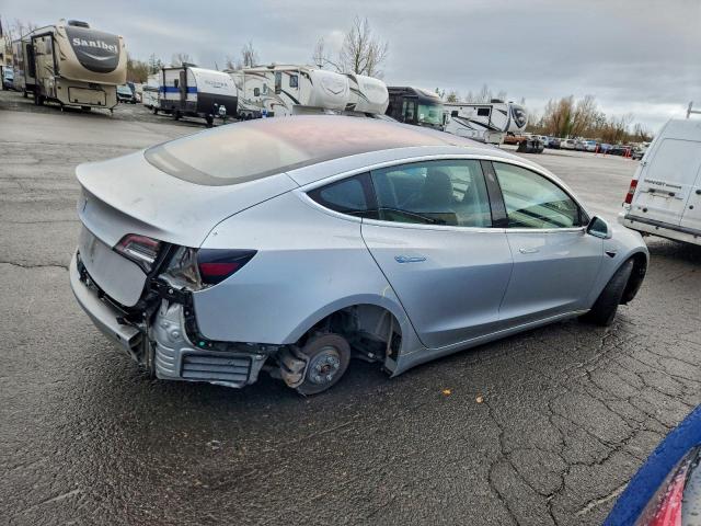Tesla Model 3 Image 3