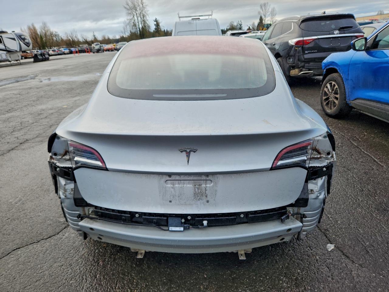 Tesla Model 3 Image 5
