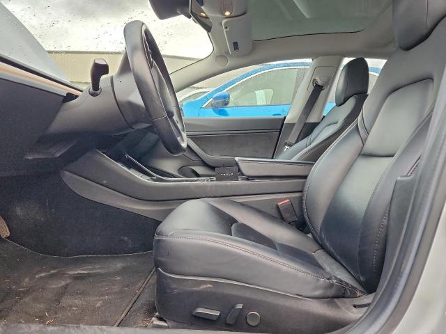 Tesla Model 3 Image 10