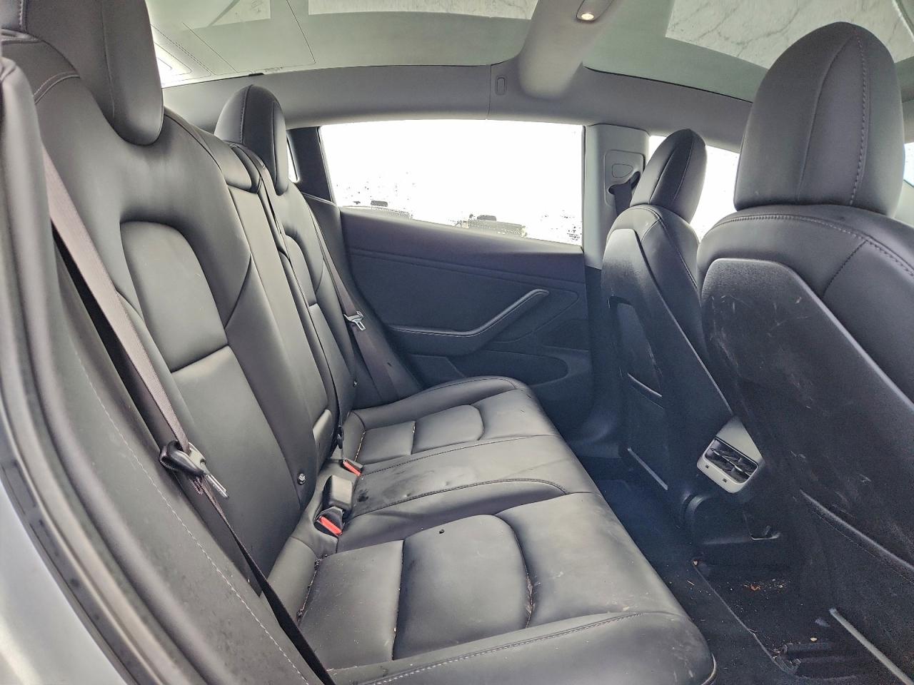 Tesla Model 3 Image 2