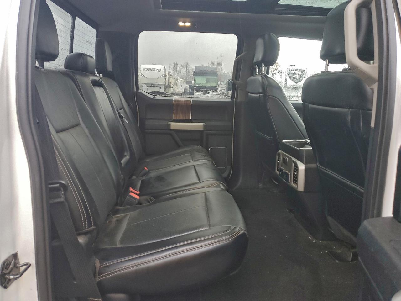 Ford F-150 Supercrew Image 5