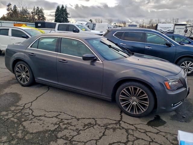 Chrysler 300 S Image 5