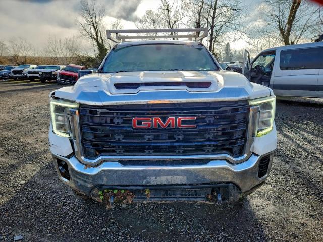 GMC Sierra K2500 Heavy Duty Image 11