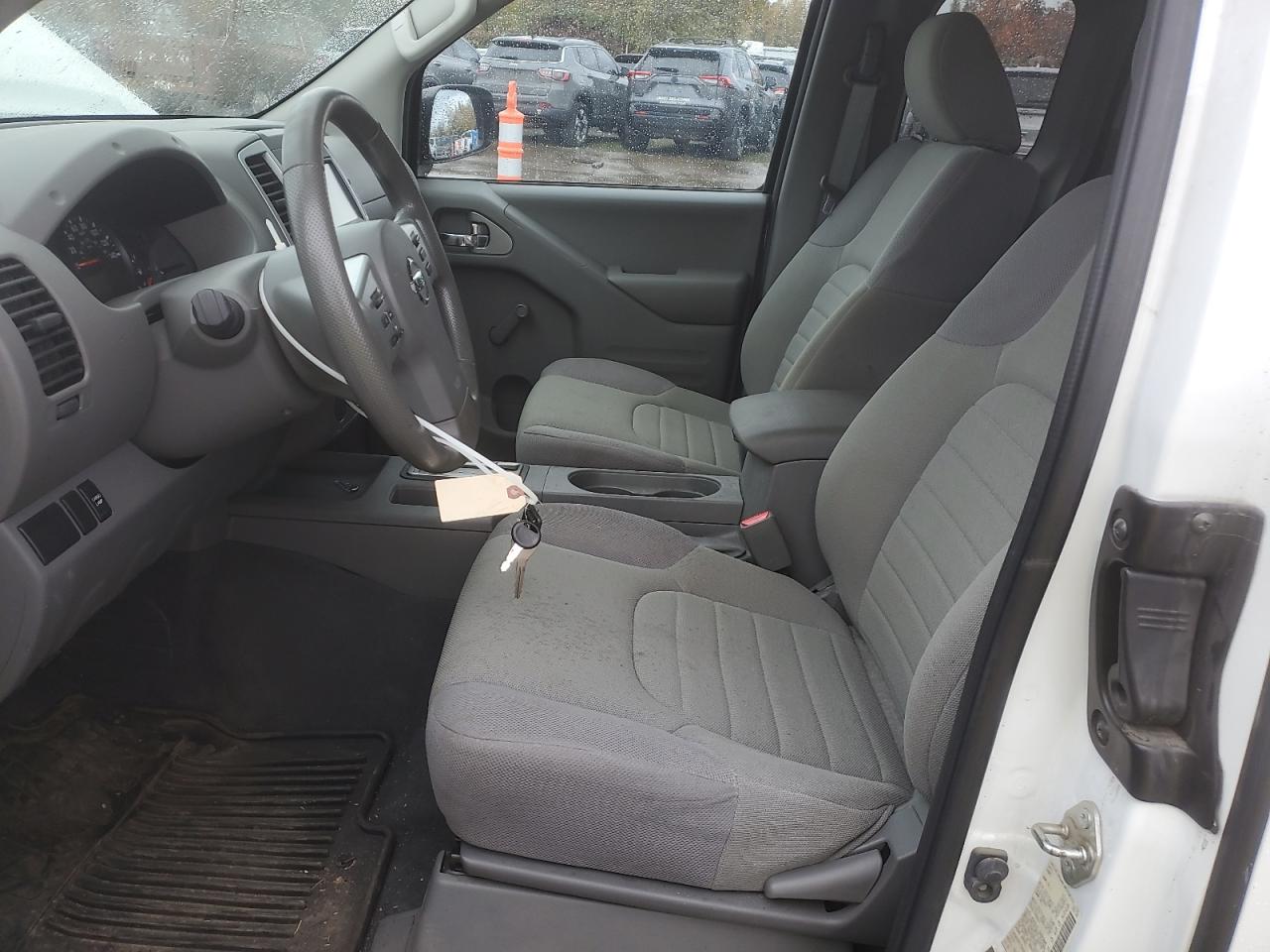 Nissan Frontier S Image 7