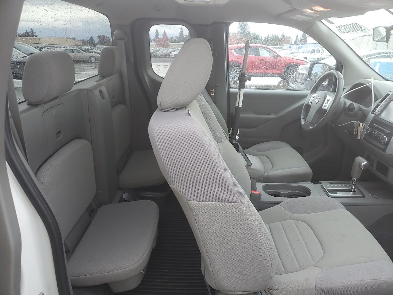 Nissan Frontier S Image 8