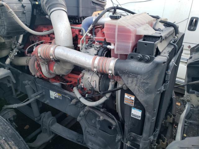 Peterbilt 579 Image 8