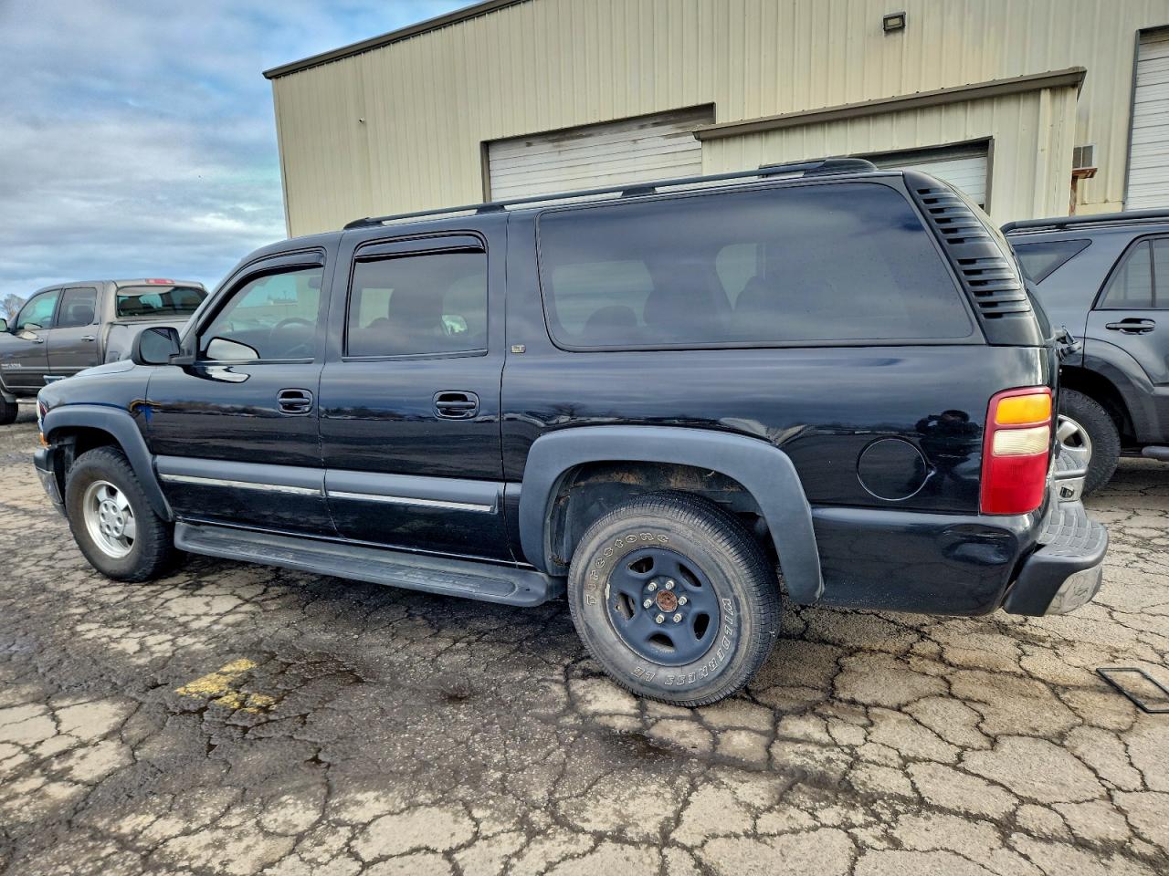 Chevrolet Suburban K1500 Image 3
