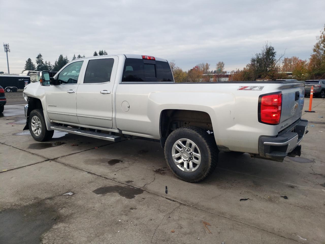 Chevrolet Silverado K3500 Ltz Image 2