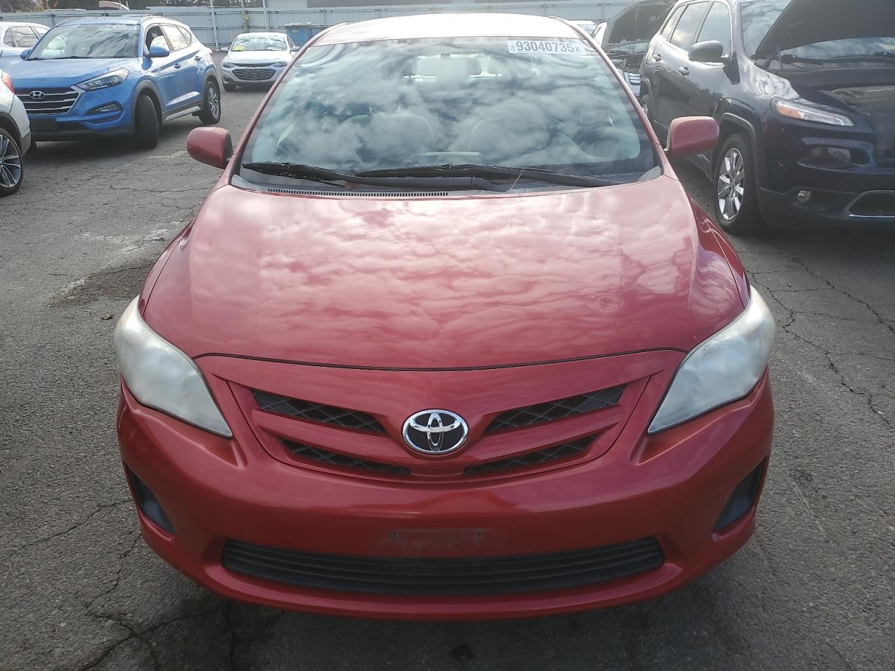Toyota Corolla Base Image 12