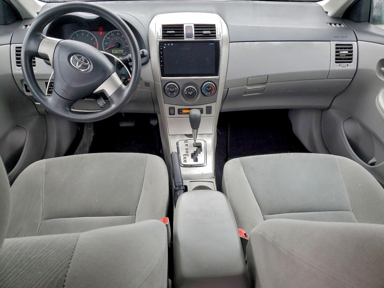 Toyota Corolla Base Image 10