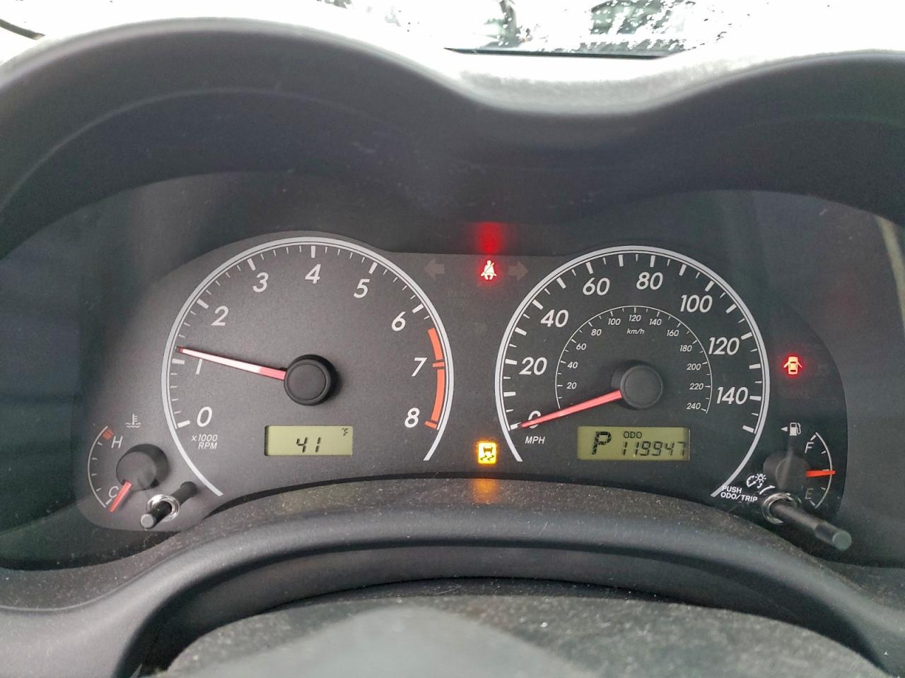 Toyota Corolla Base Image 8