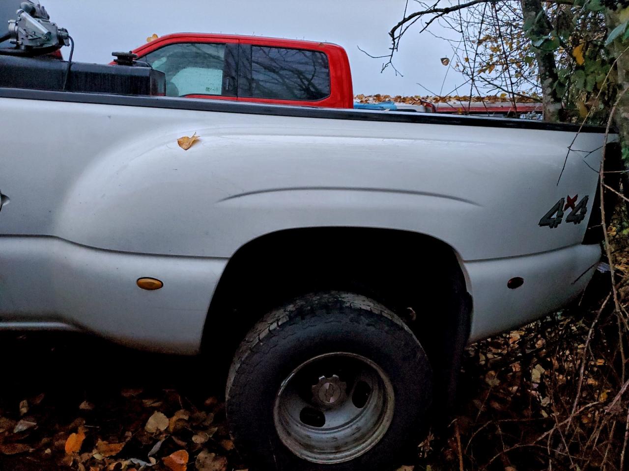 Chevrolet Silverado K3500 Image 4